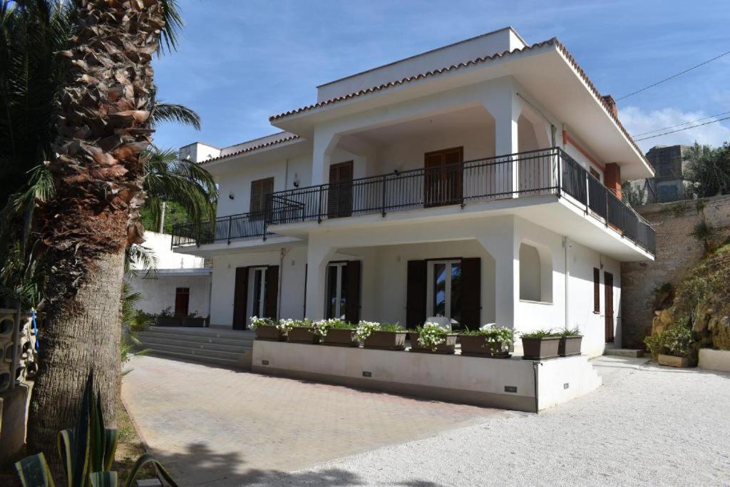 B&B Lastracu Castellammare del Golfo Bagian luar foto